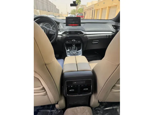 Car image 20
