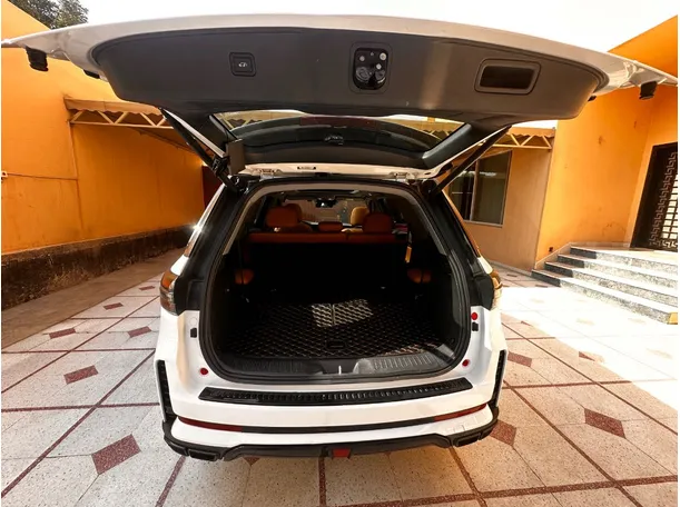 Car image 21