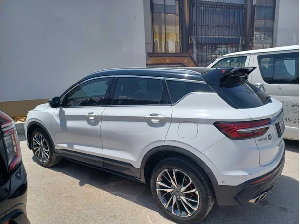 Car image 7