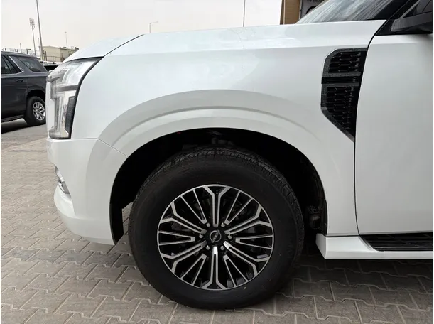 Car image 7