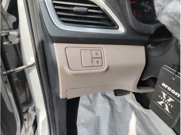 Car image 36