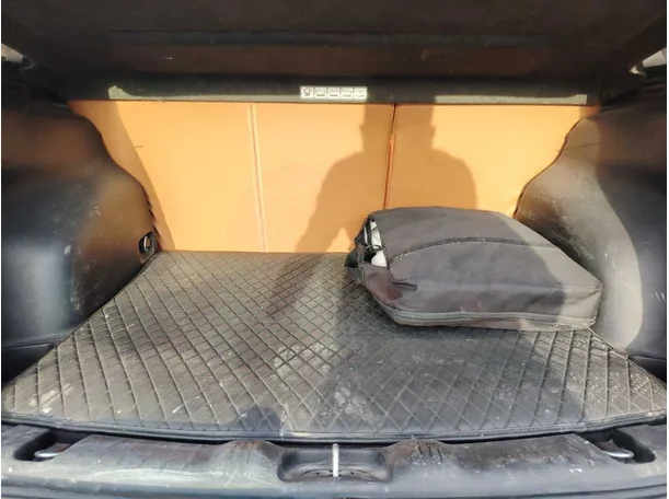 Car image 25
