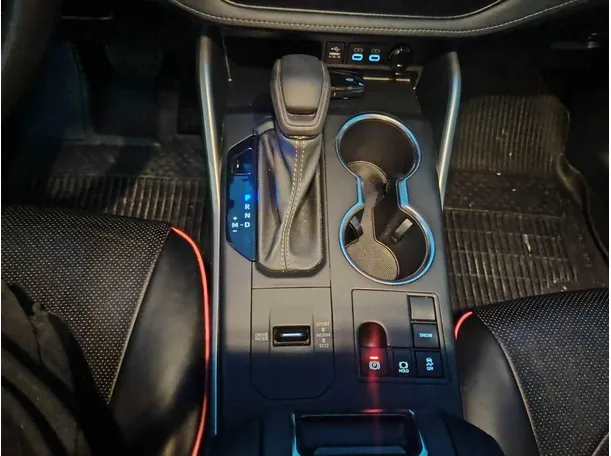 Car image 25