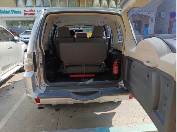 Car image 19