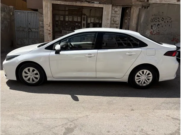 Car image 8