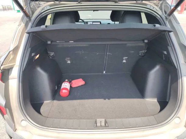 Car image 24