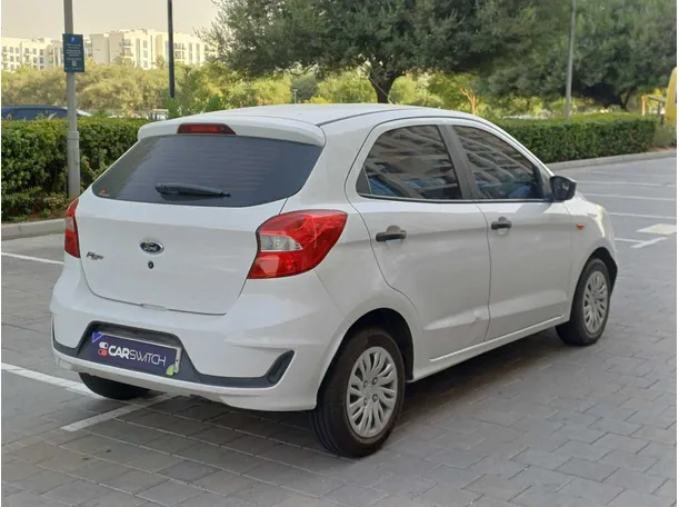 Car image 7