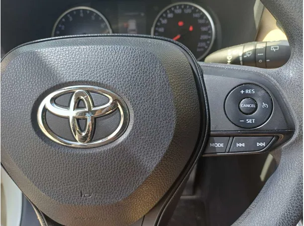 Car image 20