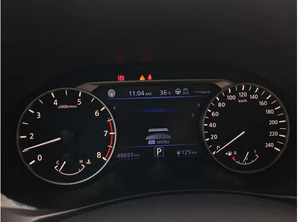 Car image 18