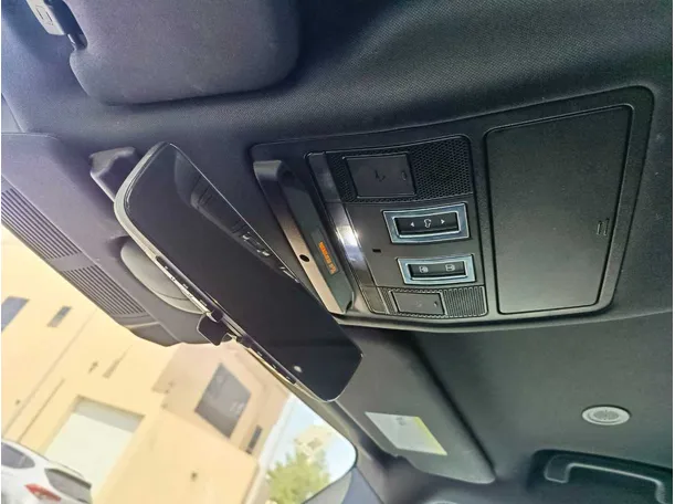 Car image 38