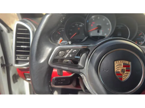 Car image 23
