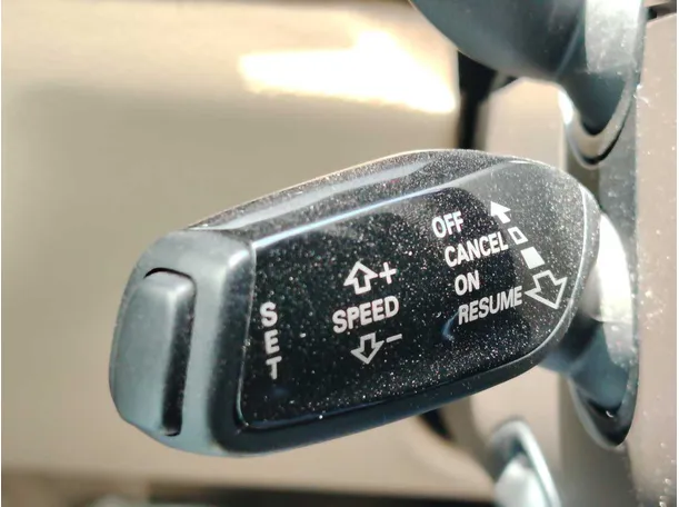 Car image 37