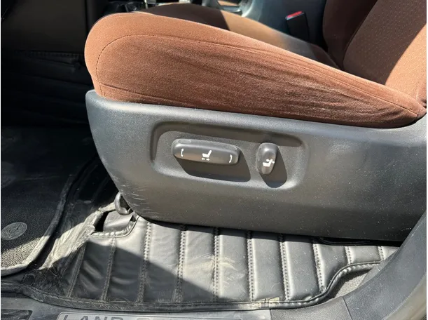 Car image 27