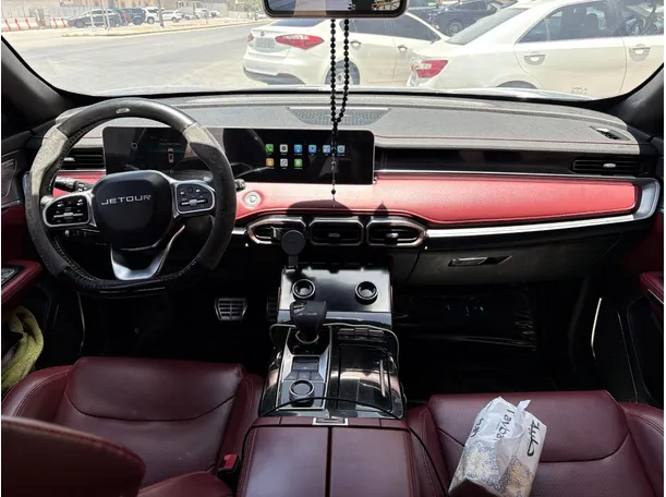 Car image 18