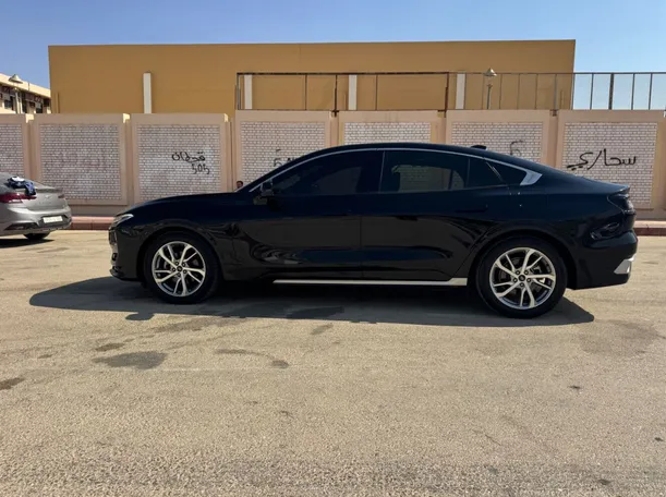 Car image 8