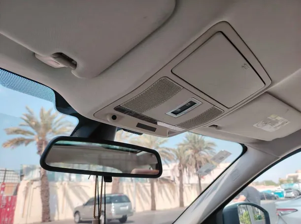 Car image 38