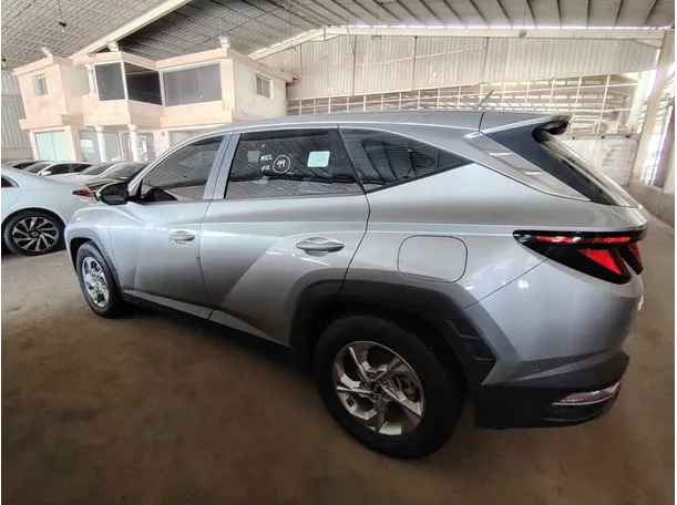 Car image 8