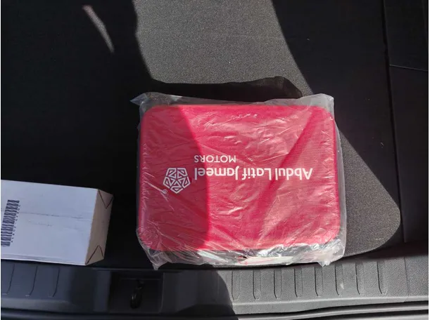 Car image 39