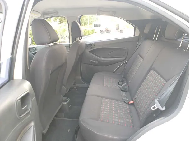 Car image 13