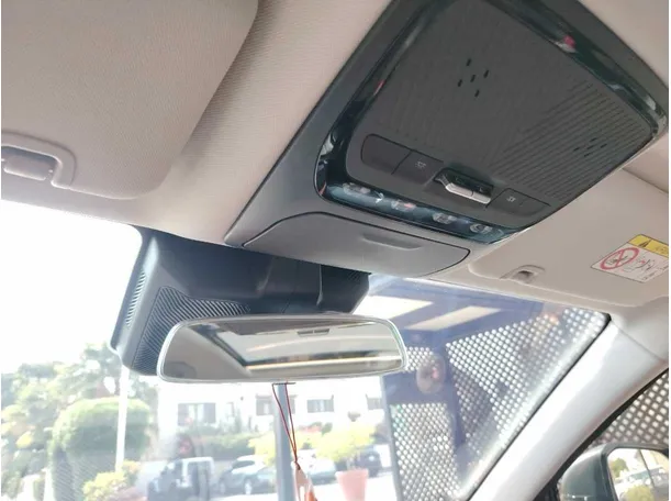 Car image 37