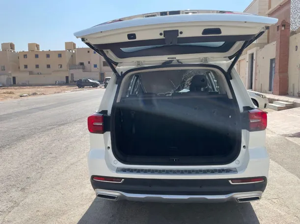 Car image 22
