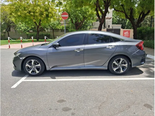 Car image 8