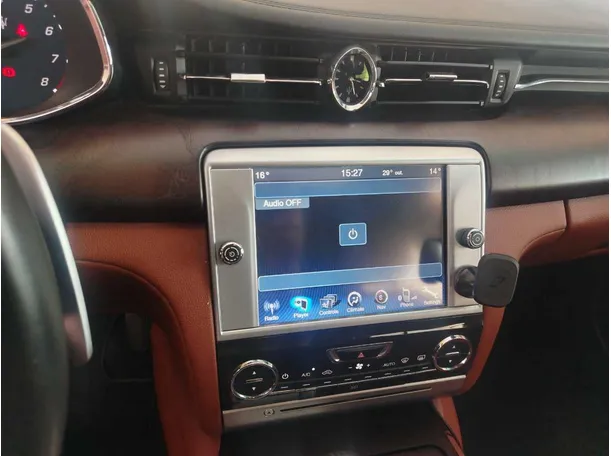 Car image 24