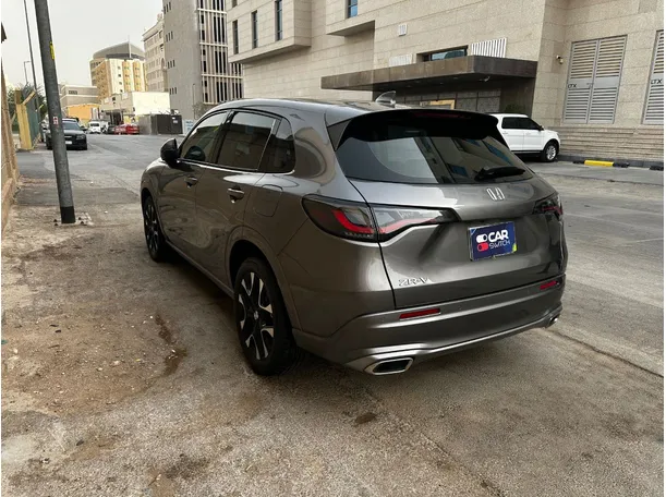 Car image 7