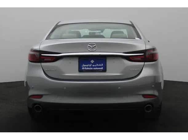 Car image 12