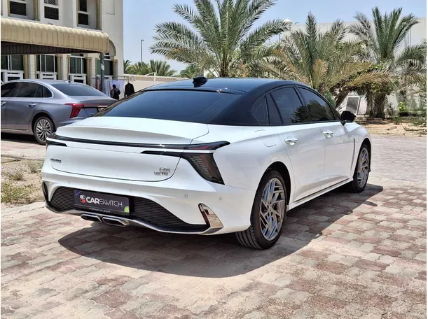 Car image 7