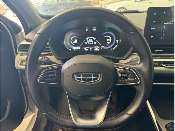 Car image 10