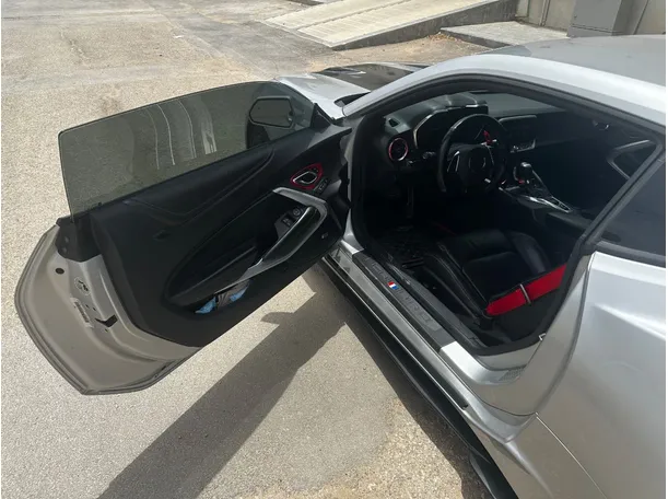 Car image 11