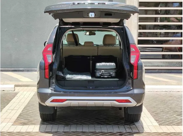 Car image 27