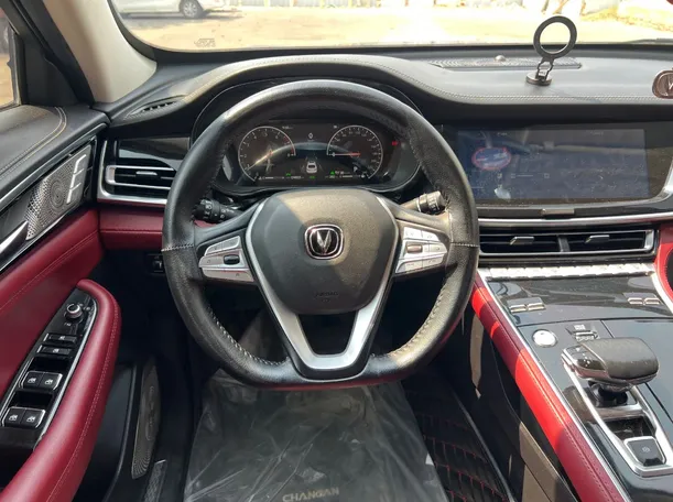 Car image 19