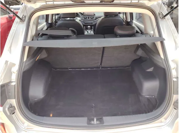 Car image 30