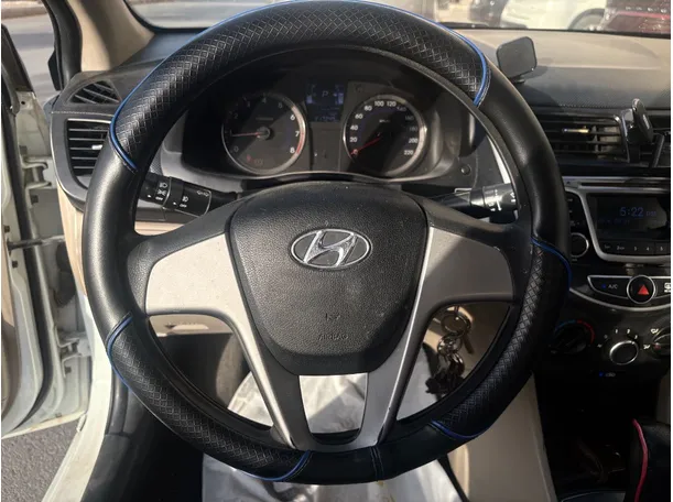 Car image 22