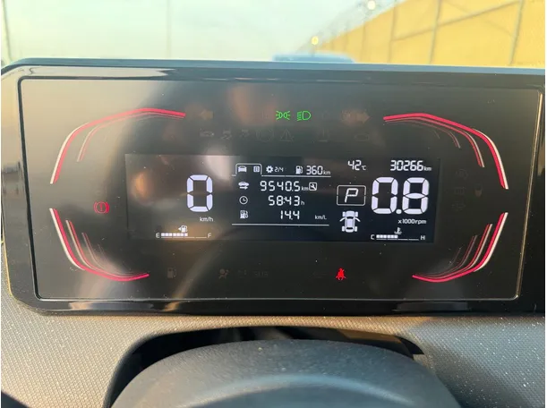 Car image 17