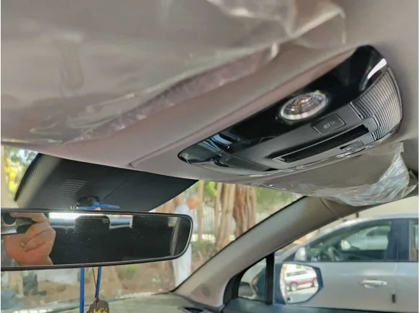 Car image 38