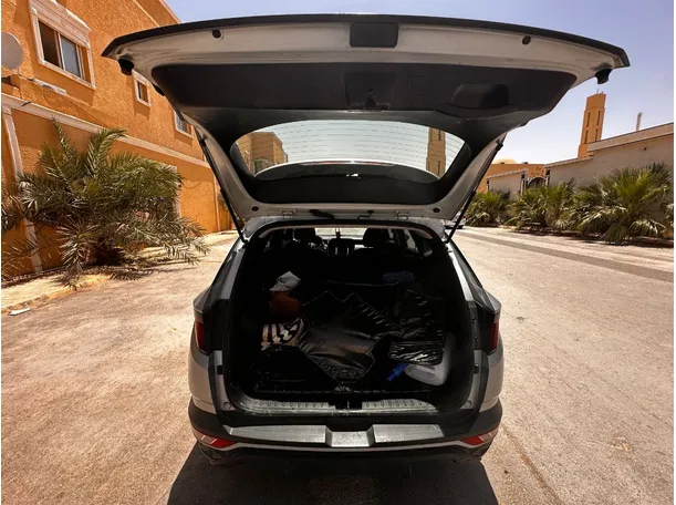 Car image 21