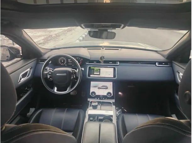 Car image 20