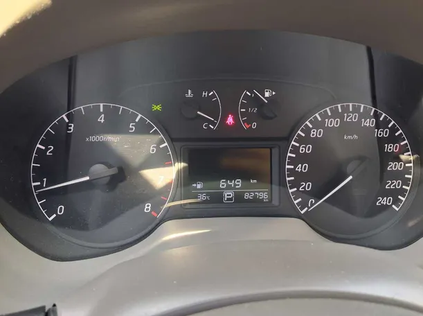 Car image 19