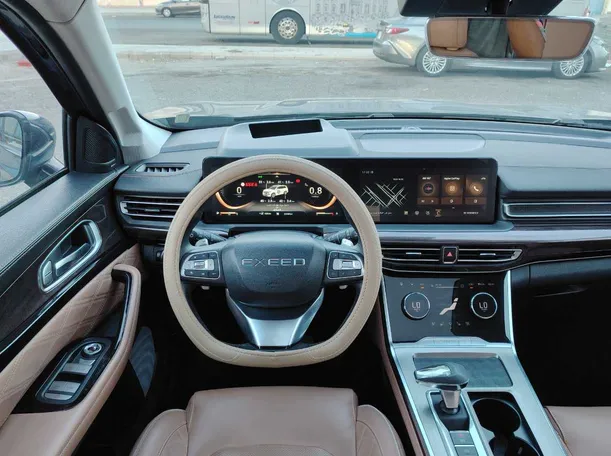 Car image 30