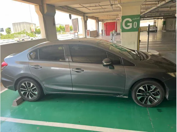 Car image 7