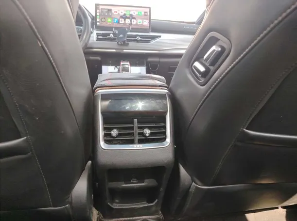 Car image 29