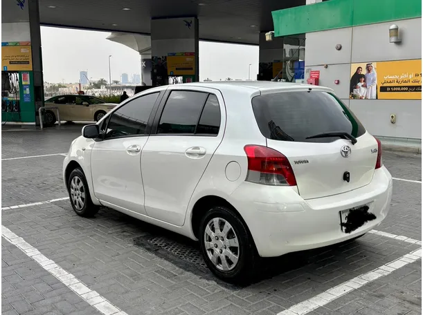 Car image 4