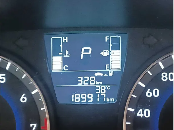 Car image 18