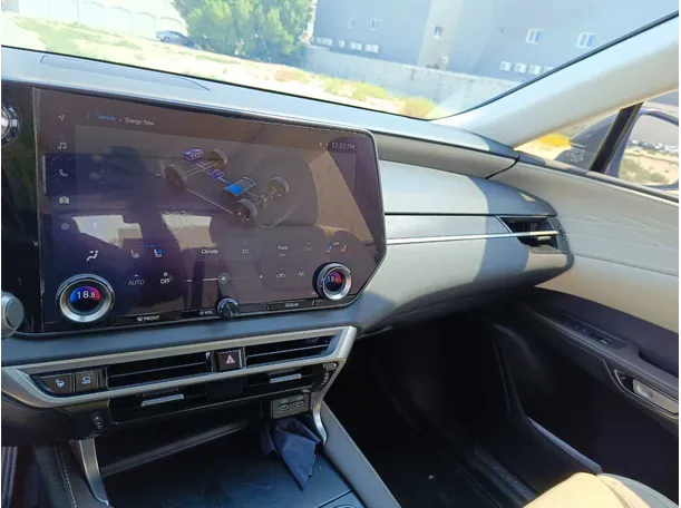 Car image 23