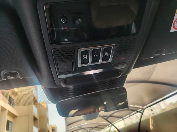 Car image 20