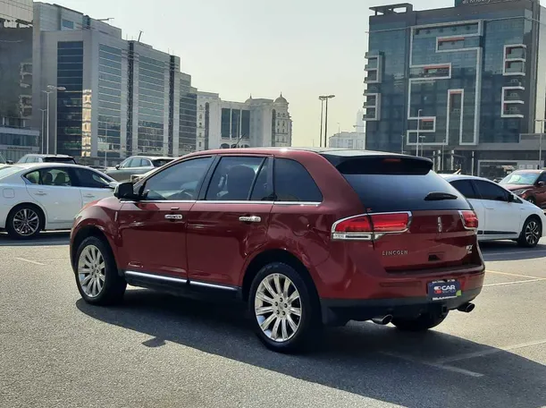 Car image 7