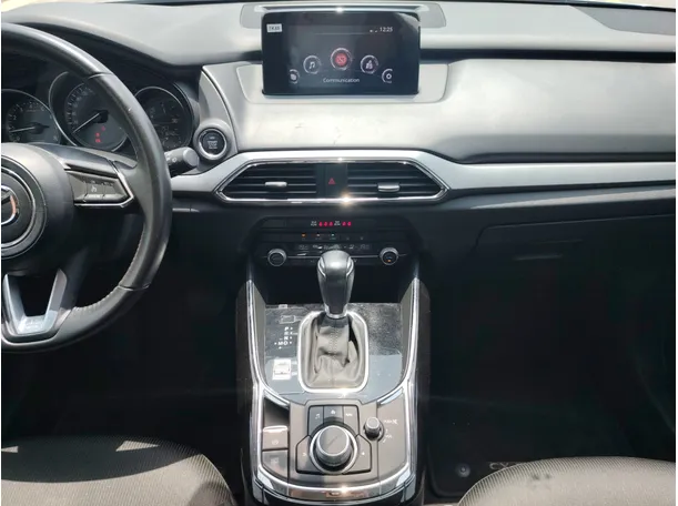 Car image 18